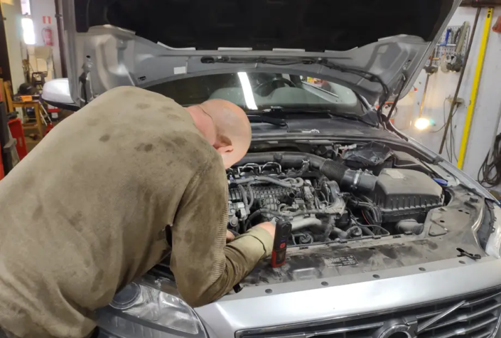 Volvon huoltotoimenpide Vaasassa